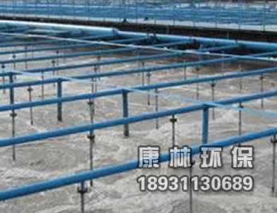 可（kě）提升曝氣器安裝現場